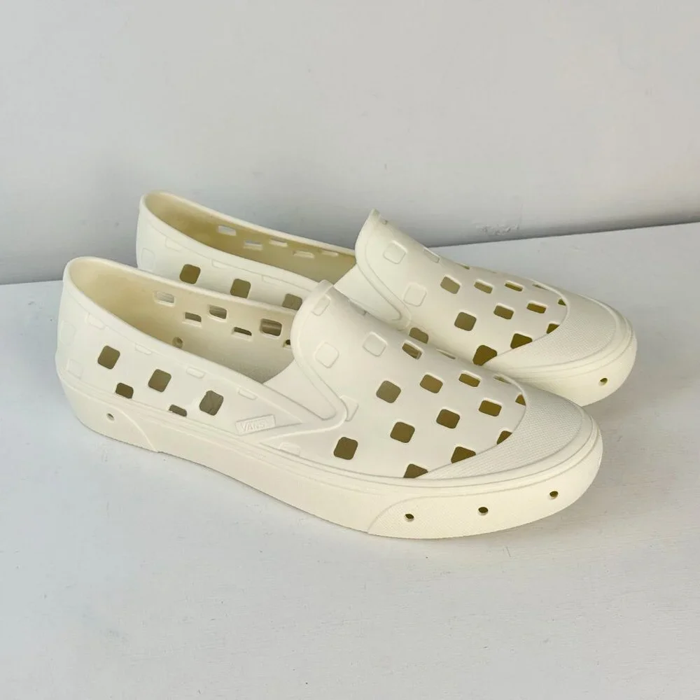 Men's 12 Women's 13.5 Vans Slip-On Mule TRK Sneakers Water Shoes - Marshmallow